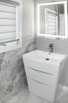 Bathroom, Interior, Marble, Marble Walls