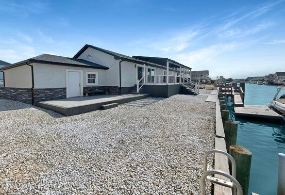 Exterior, Water