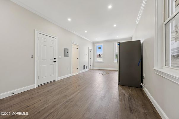 Empty room, Interior, Recessed Lighting, Wood Texture Flooring