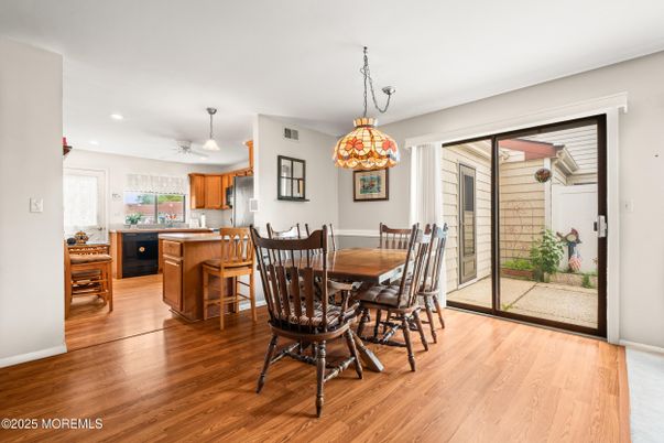 Dining room, Interior, Kitchen, Pendant Lights, Recessed Lighting, Wood Texture Flooring