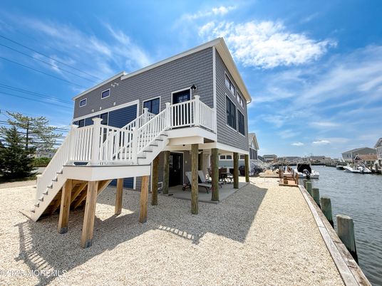 Exterior, Water
