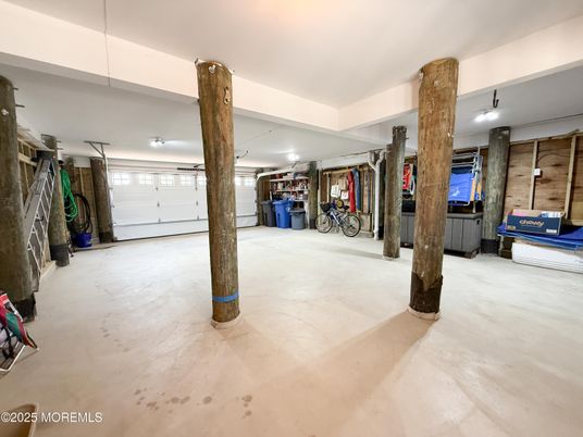 Garage, Interior