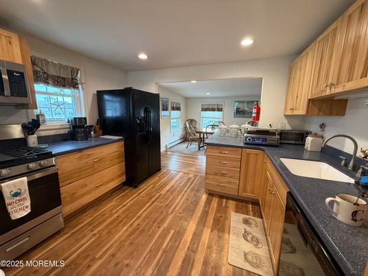 Dining room, Interior, Kitchen, Recessed Lighting, Wood Texture Flooring