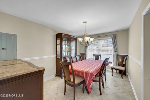 Chandelier, Dining room, Interior
