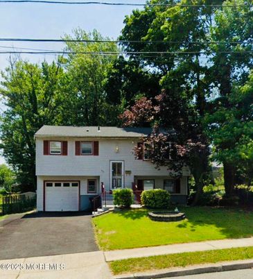 Attached, Exterior, Facade, Raised Ranch