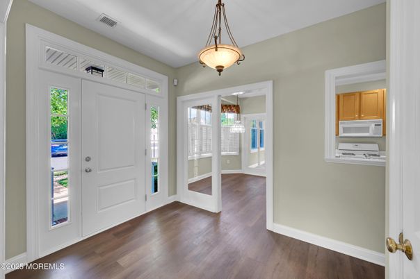Interior, Pendant Lights, Wood Texture Flooring