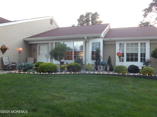 Backyard, Exterior, Facade, Ranch