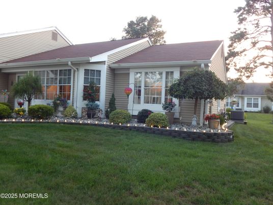 Backyard, Exterior, Facade, Ranch