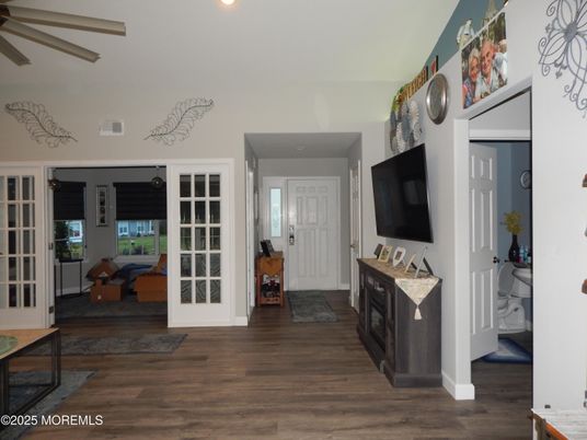 Interior, Recessed Lighting, Wood Texture Flooring