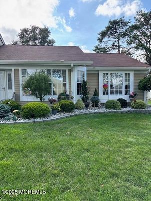 Backyard, Exterior, Facade, Ranch