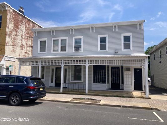 Exterior, Facade, Rowhouse