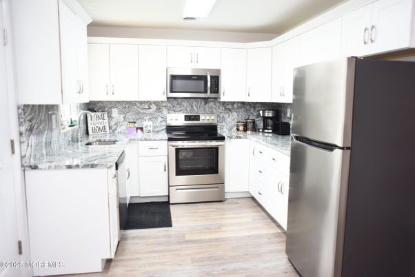 Interior, Kitchen, Stainless Steel Appliances, Wood Texture Flooring
