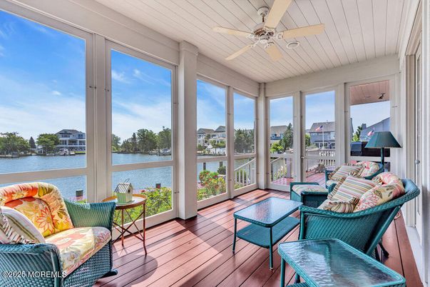 Interior, Living room, Sun Room, Water, Wood Texture Flooring