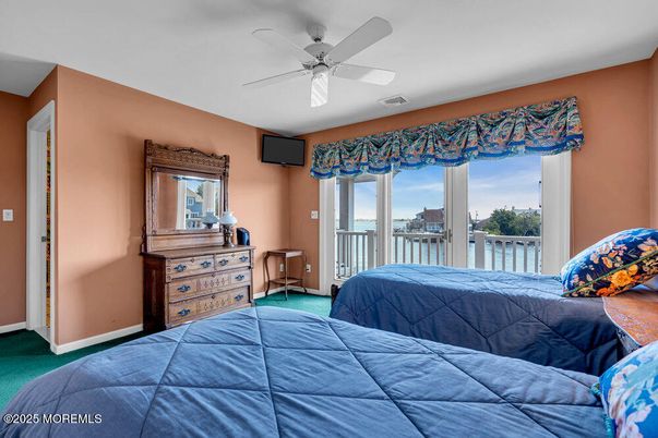 Bedroom, Interior, Water