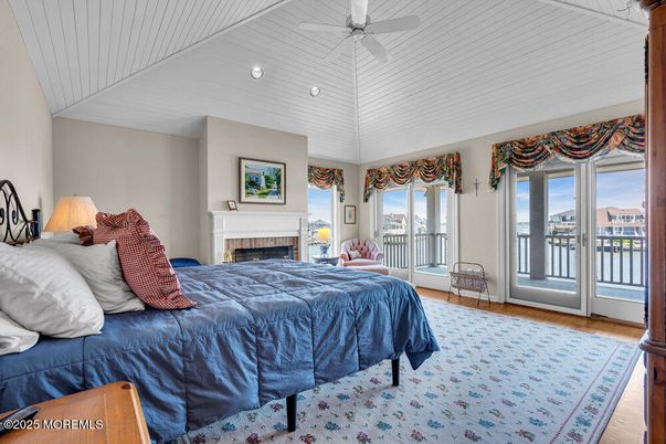 Bedroom, Fireplace, Interior, Water, Wood Texture Flooring