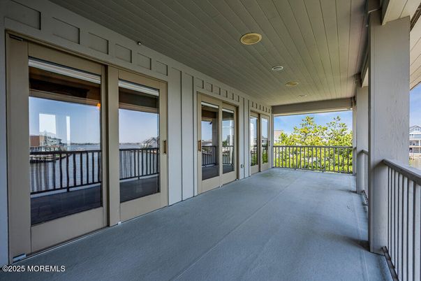 Exterior, Recessed Lighting, Water