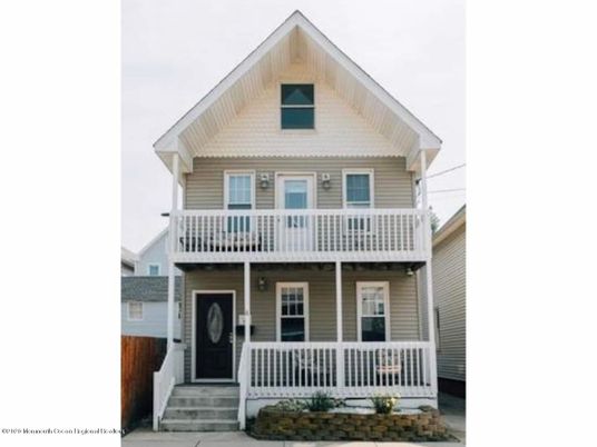 Exterior, Facade, American Craftsman