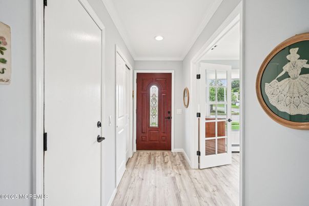 Interior, Recessed Lighting, Wood Texture Flooring