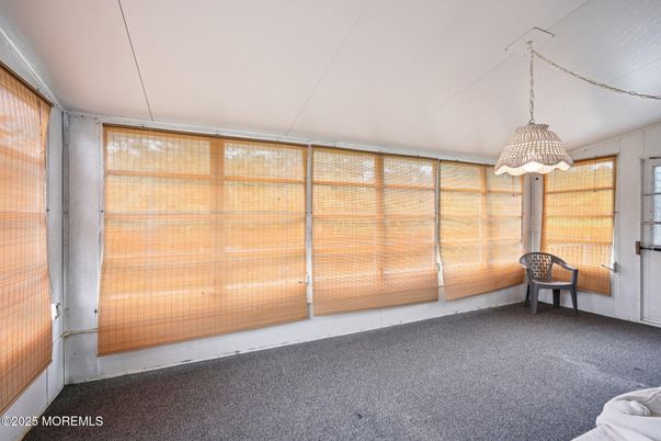 Empty room, Interior, Pendant Lights