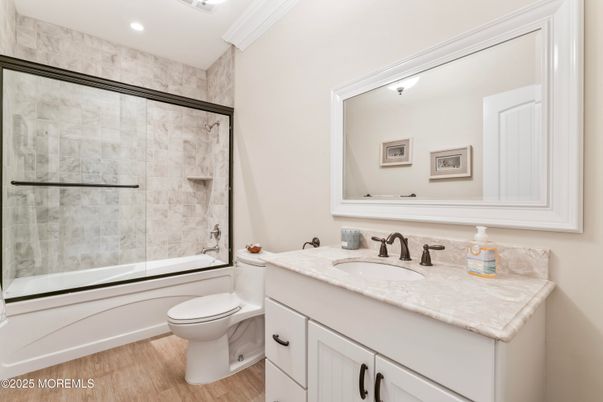 Bathroom, Interior, Recessed Lighting, Wood Texture Flooring