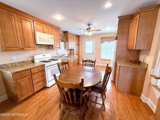 Dining room, Interior, Kitchen, Recessed Lighting, Wood Texture Flooring