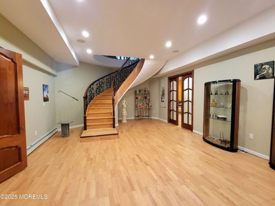 Interior, Recessed Lighting, Wood Texture Flooring