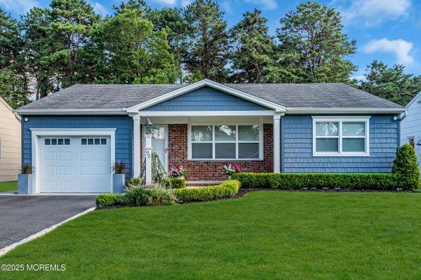 Attached, Exterior, Facade, Brick Facade, Ranch