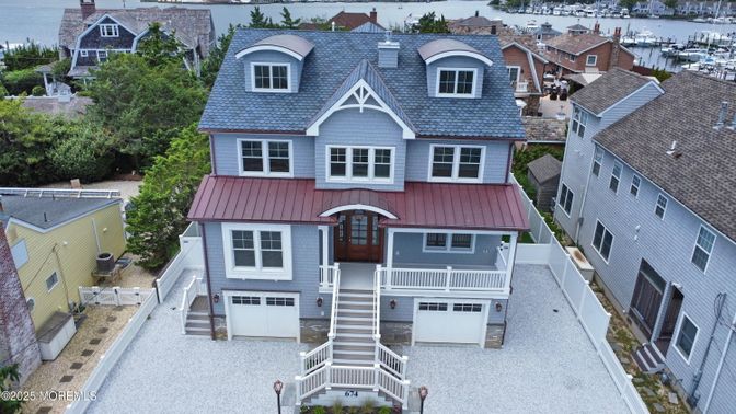 Exterior, Drone