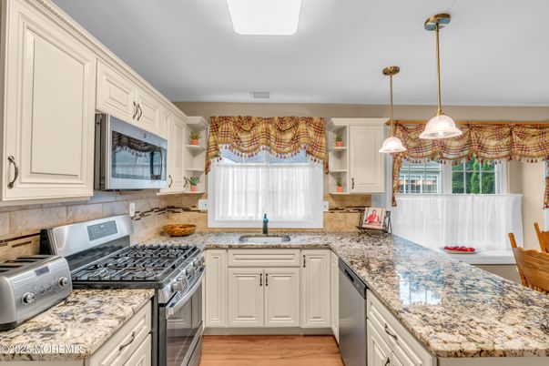 Interior, Kitchen, Pendant Lights, Wood Texture Flooring