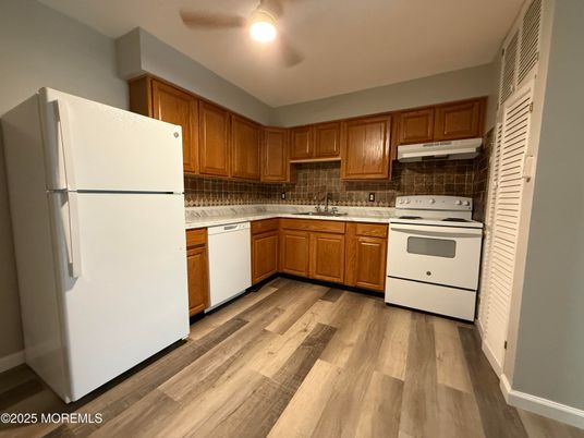 Interior, Kitchen, Wood Texture Flooring