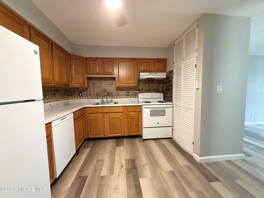 Interior, Kitchen, Wood Texture Flooring