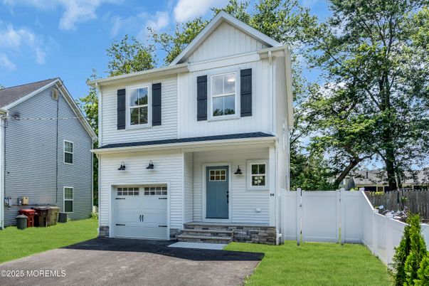 Attached, Exterior, Facade, Farmhouse