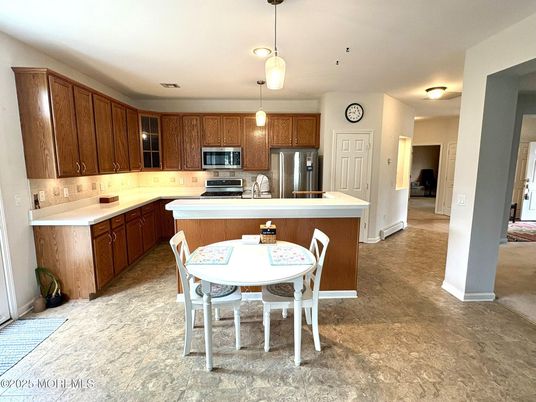 Dining room, Interior, Kitchen, Pendant Lights, Stainless Steel Appliances