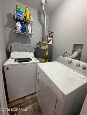 Interior, Washer, Wood Texture Flooring