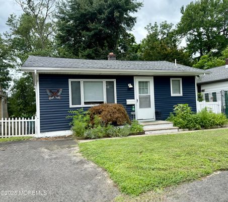 Exterior, Facade, Cape Cod