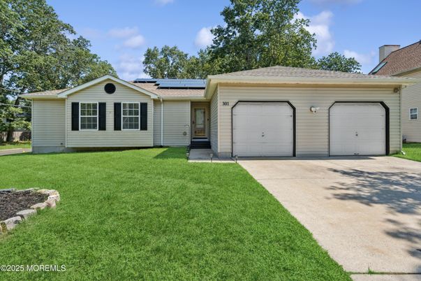Attached, Exterior, Facade, Solar Panels, Ranch