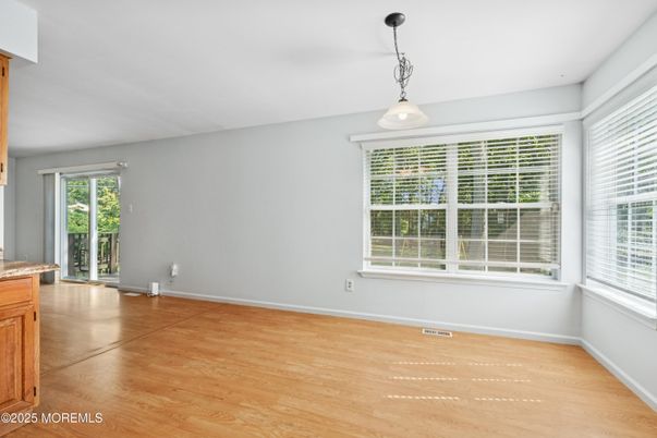 Empty room, Interior, Pendant Lights, Wood Texture Flooring