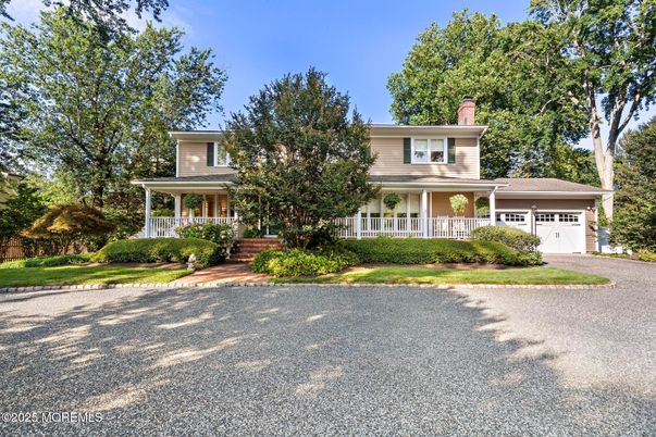 Attached, Exterior, Facade, American Foursquare