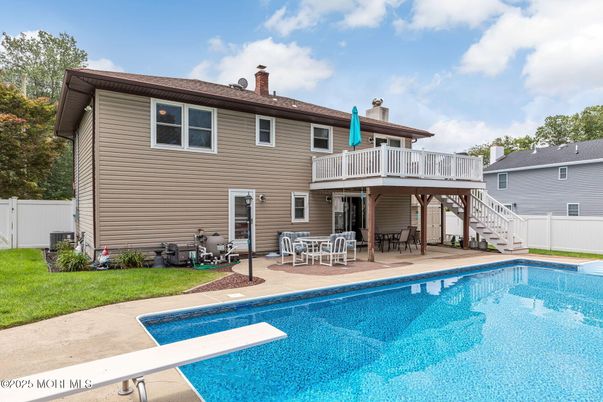Exterior, Pool