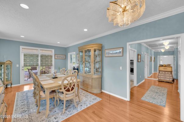 Chandelier, Dining room, Interior, Recessed Lighting, Wood Texture Flooring