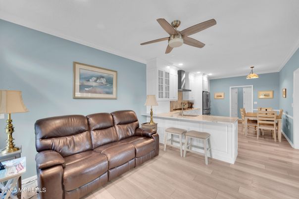 Dining room, Interior, Kitchen, Pendant Lights, Recessed Lighting, Wood Texture Flooring