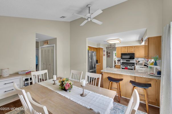 Dining room, Interior, Kitchen, Stainless Steel Appliances, Wood Texture Flooring