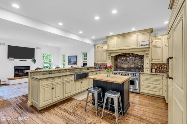 Fireplace, Interior, Kitchen, Recessed Lighting, Wood Texture Flooring