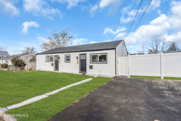 Backyard, Exterior, Facade, Cape Cod