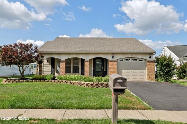 Attached, Exterior, Facade, Brick Facade, Ranch