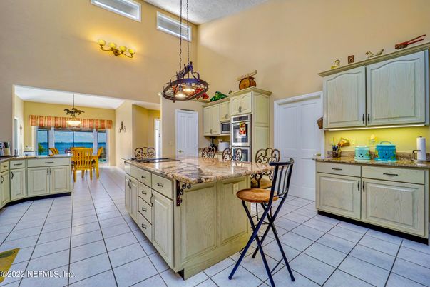 Dining room, Interior, Kitchen, Pendant Lights, Stainless Steel Appliances