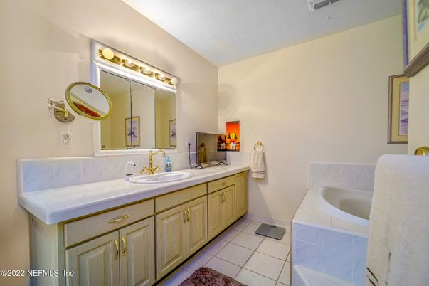 Bathroom, Dual Sink Vanities, Interior