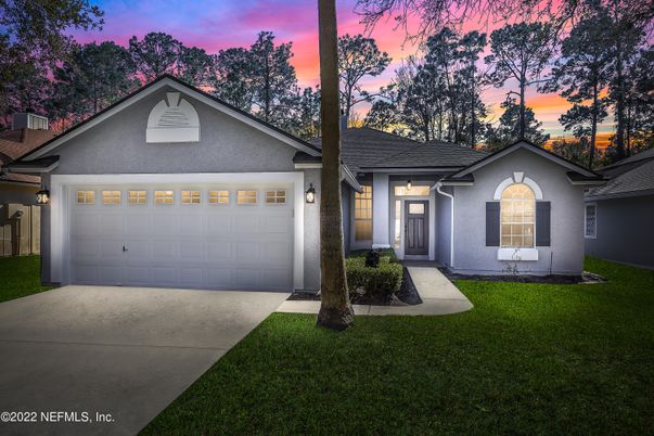 Attached, Exterior, Facade, Ranch