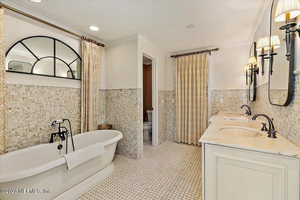Bathroom, Free Standing Baths, Interior, Recessed Lighting