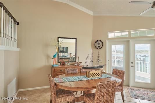 Dining room, Interior